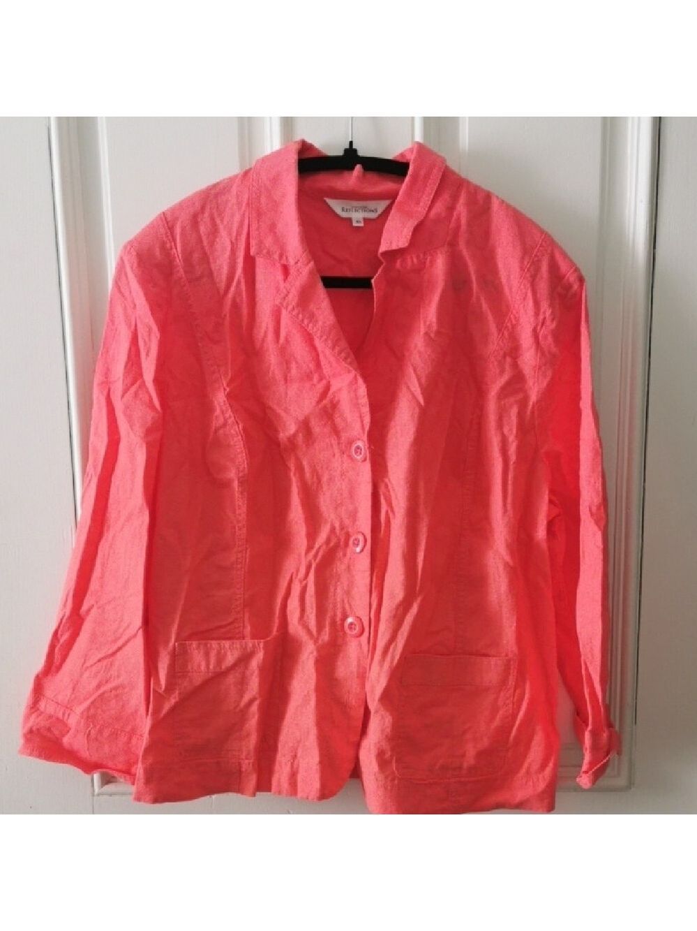 Northern Reflections linen blend coral light button up shirt. Two pockets S XL